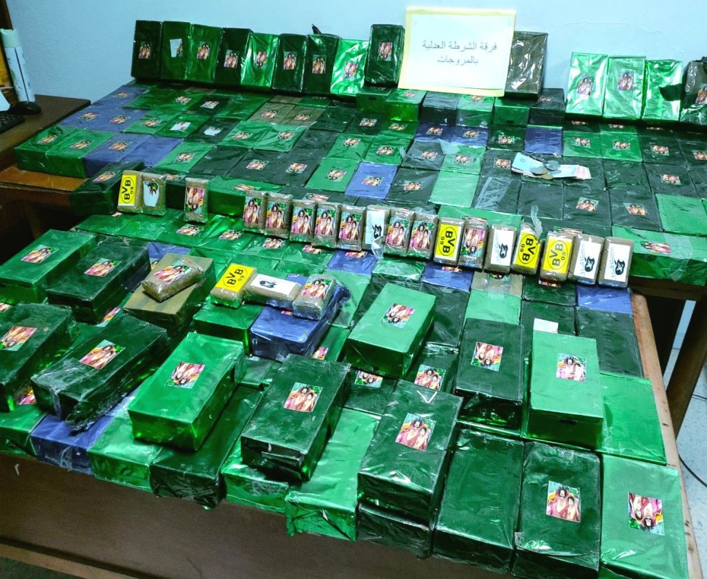 بئر القصعة - المروجات : حجز 832 صفيحة من مخدر القنب الهندي قيمها 02 مليون و75 الف دينار