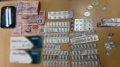 الكرم - تونس: الإحتفاظ بـ 3 أنفار و حجز 141 قرص مخدر