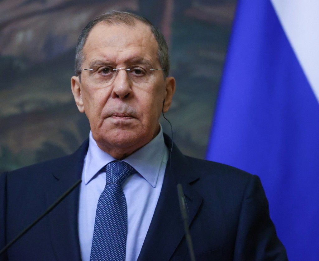 لافروف يسلم منسق جنوب إفريقيا في "بريكس" وسام الصداقة