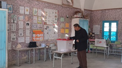 سيدي بوزيد.. 8 % نسبة الاقبال على الإقتراع إلى حدود منتصف النهار