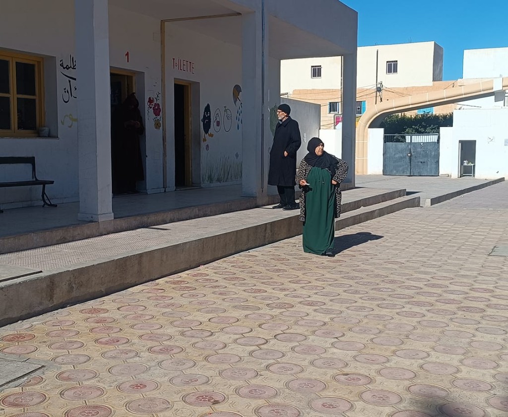 القصرين.. 14 % نسبة الإقبال على التصويت إلى حدود الساعة 3 بعد الزوال