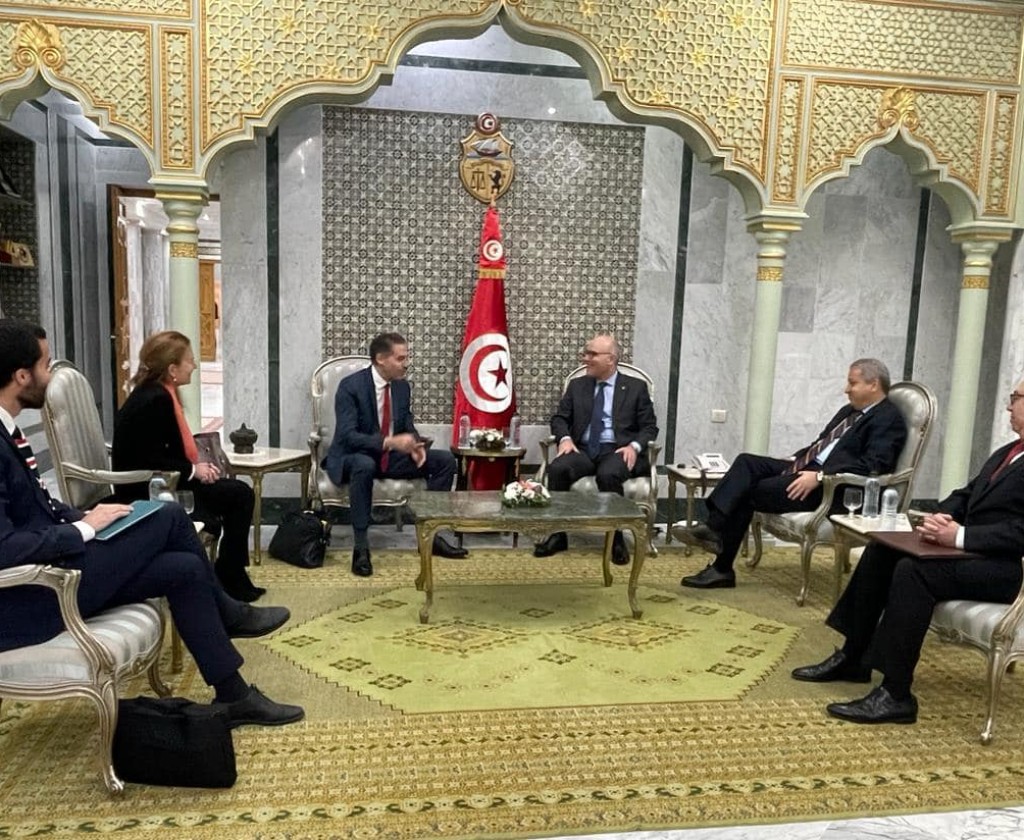 وزير الشؤون الخارجية يلتقي مندوب الحكومة الفرنسية للمتوسط