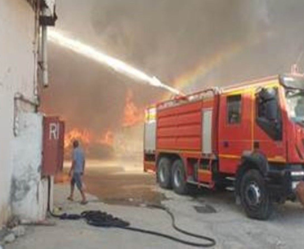 بنزرت: السيطرة على حريق هائل نشب بـ3 محلات تجارية وسط مدينة بنزرت