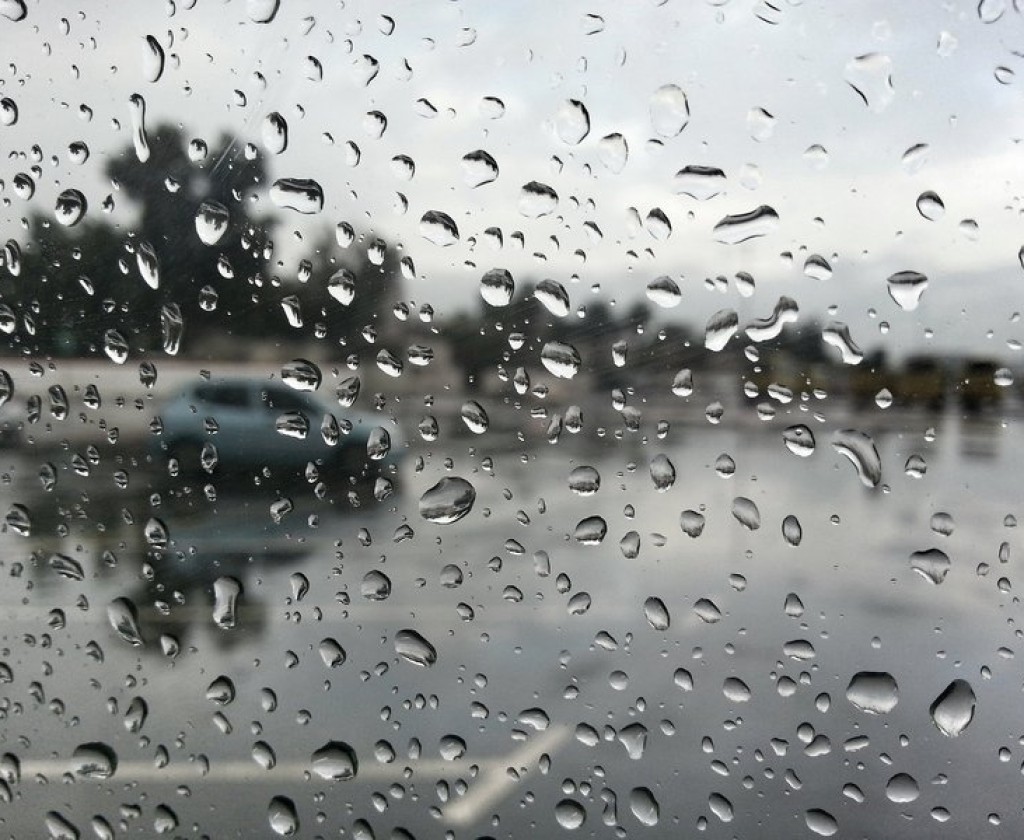 أمطار متفرقة بالشمال والوسط ومؤقتا رعدية مع تساقط محلي للبرد و إنخفاض في درجات الحرارة