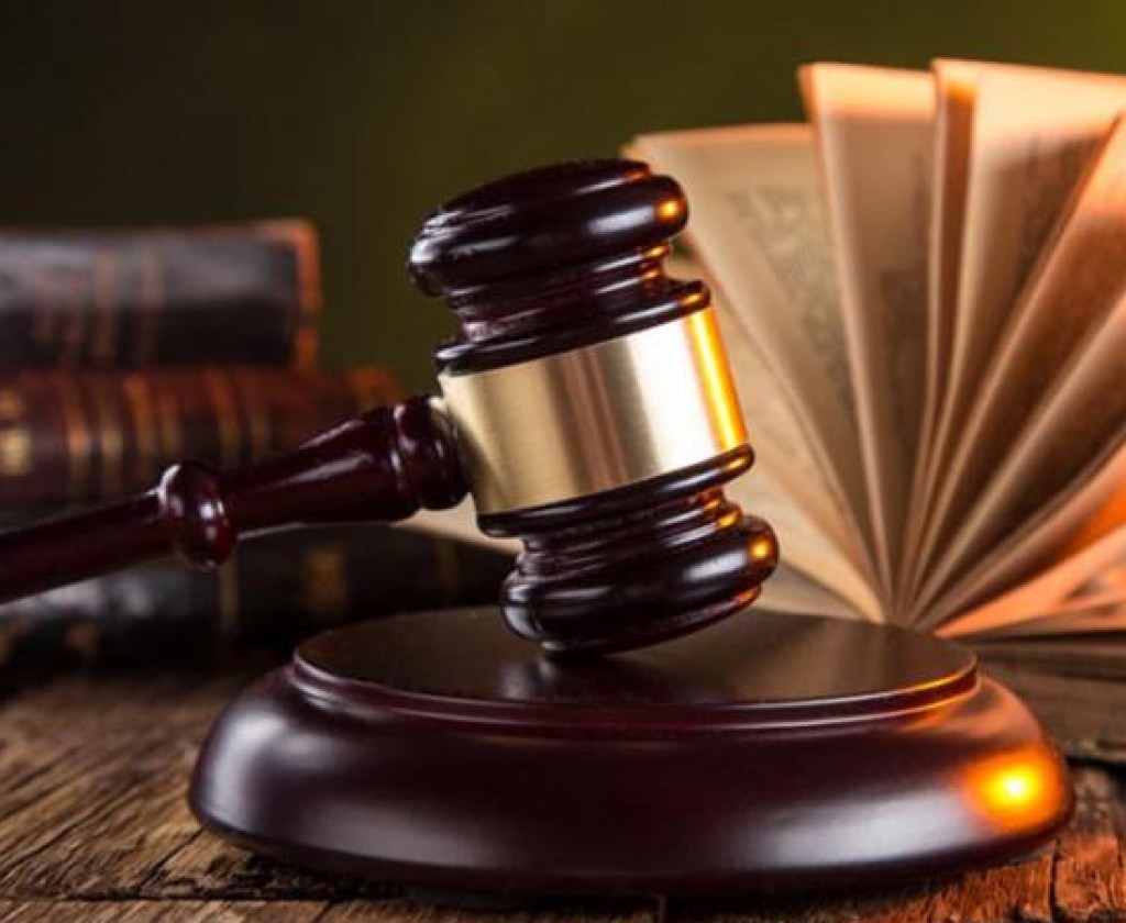 القصرين : الإذن بفتح بحث عدلي ضد رئيس مصلحة بمصنع الحلفاء من أجل شبهة تدليس شهادة علمية