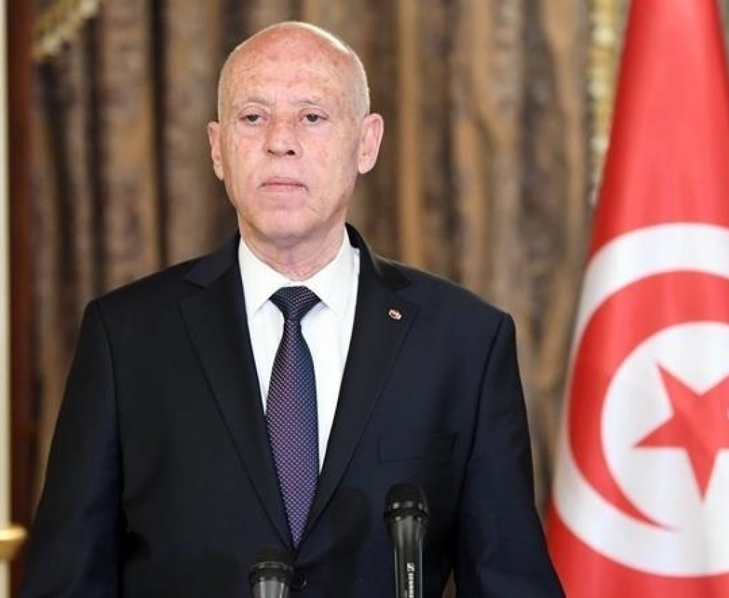 قيس سعيد: مؤتمنون على وظائف بالدولة يتراخون في واجباتهم لأسباب سياسية